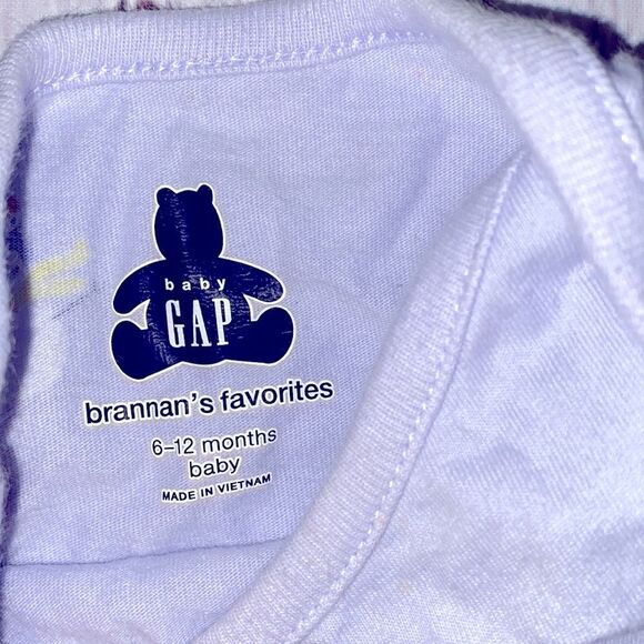 Baby Gap Christmas onesie Brannans favorites size 6-12 months - Picture 3 of 5